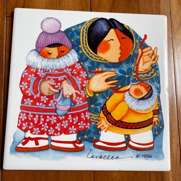 Rare Barbara LaVallee Signed 1996 Tile Trivet  Igloo Eskimos Mother Child Native - Picture 7 of 9